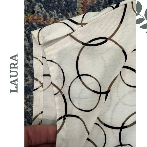 🛍️3/$40 Laura White and Black Circle Pattern Top Short Sleeve Stretch Size Small - Picture 3 of 5